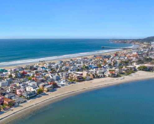 Aerial view of Mission Beach and Mission Bay vacation rentals in San Diego.