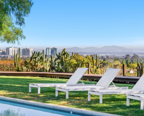 Why San Diego’s Largest Beach Homes Book Up So Fast